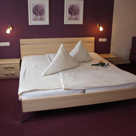 Weinstube Bycastors Hotel ทรัยส์-คาร์เดิน ภายนอก รูปภาพ