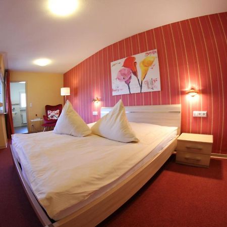 Weinstube Bycastors Hotel ทรัยส์-คาร์เดิน ภายนอก รูปภาพ