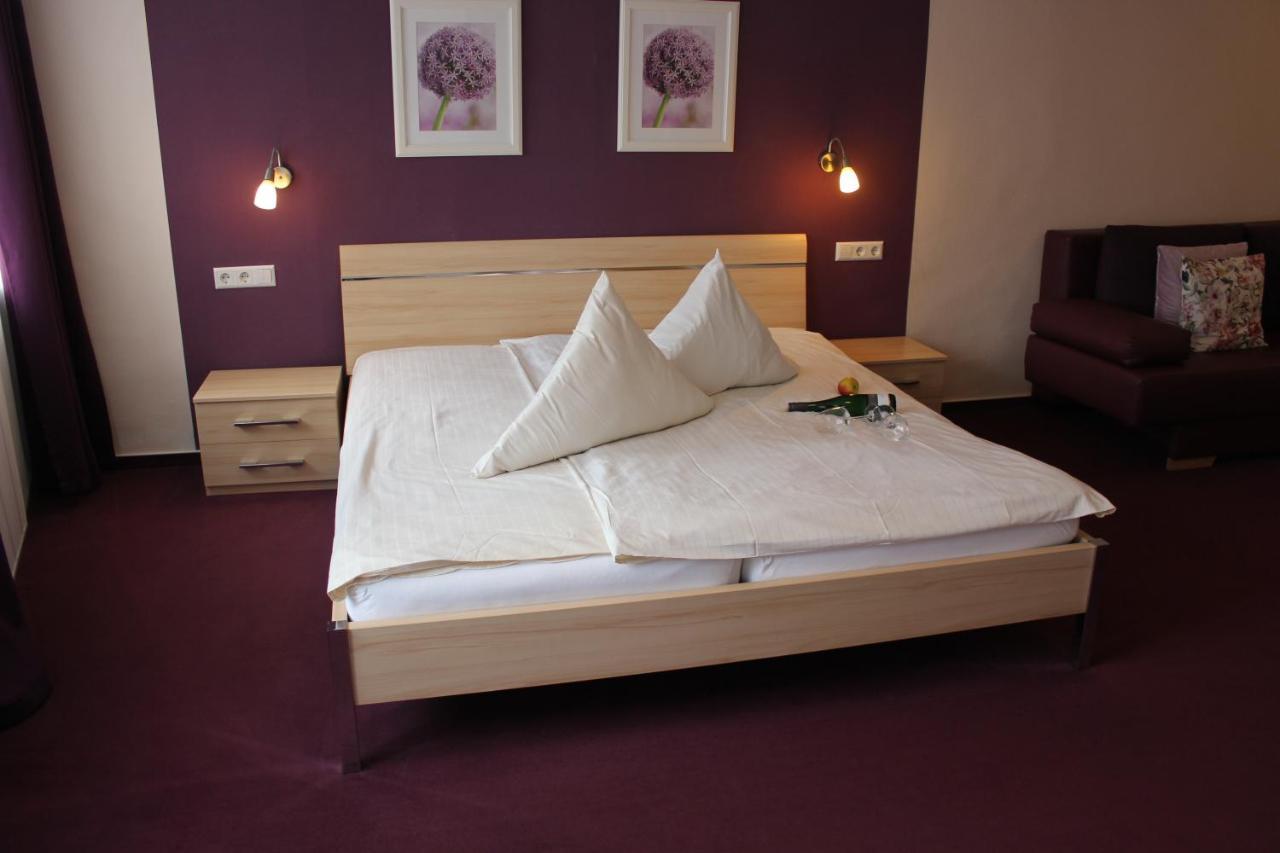Weinstube Bycastors Hotel ทรัยส์-คาร์เดิน ภายนอก รูปภาพ