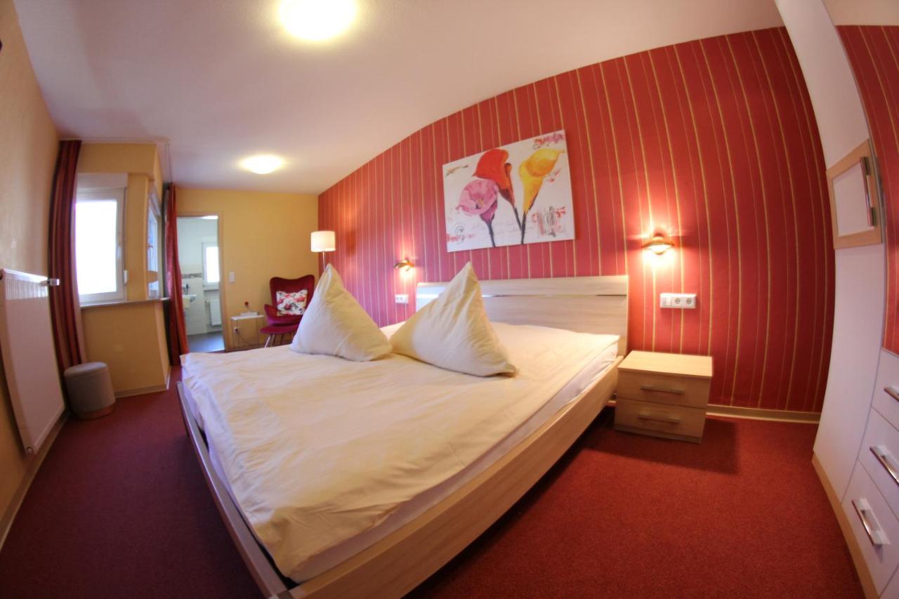 Weinstube Bycastors Hotel ทรัยส์-คาร์เดิน ภายนอก รูปภาพ