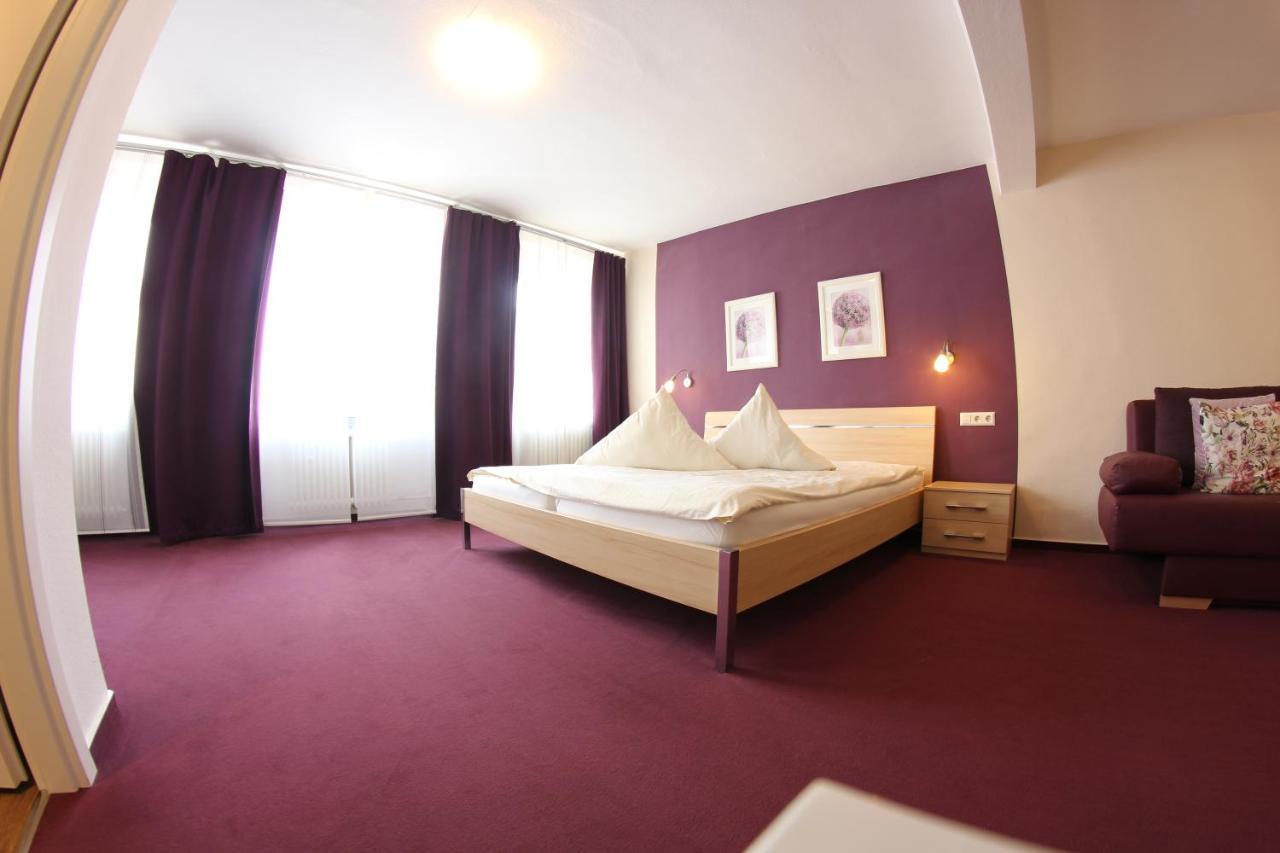 Weinstube Bycastors Hotel ทรัยส์-คาร์เดิน ภายนอก รูปภาพ