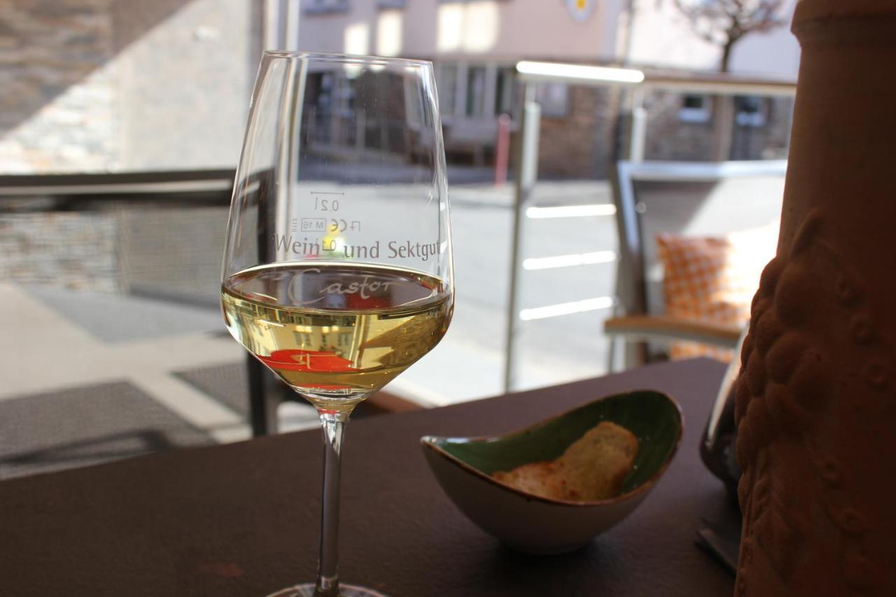 Weinstube Bycastors Hotel ทรัยส์-คาร์เดิน ภายนอก รูปภาพ