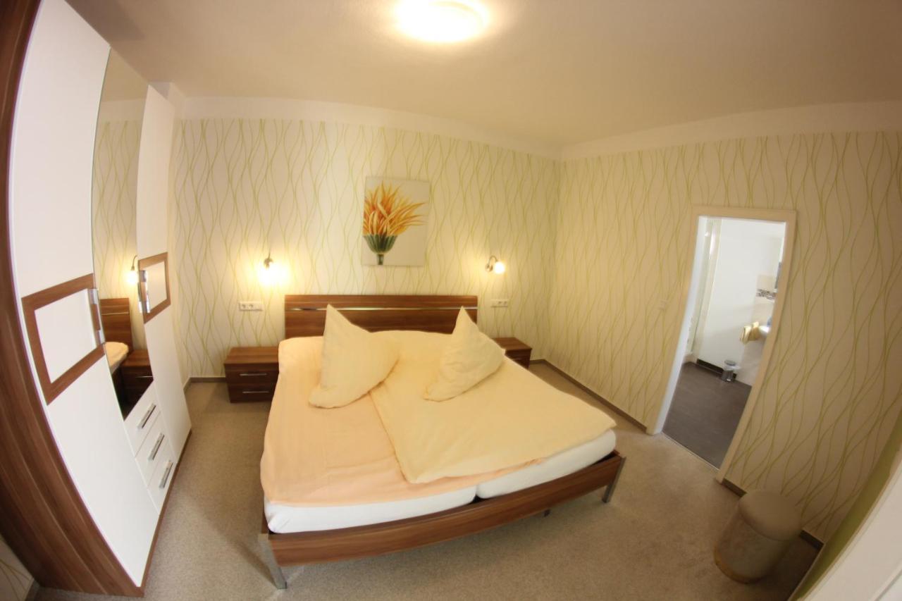 Weinstube Bycastors Hotel ทรัยส์-คาร์เดิน ภายนอก รูปภาพ